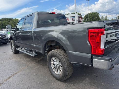Used 2018 Ford F250 XLT w/ XLT Premium Package AWD/4WD image 10