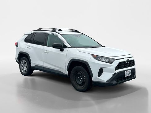 Used 2021 Toyota RAV4 LE FWD image 8