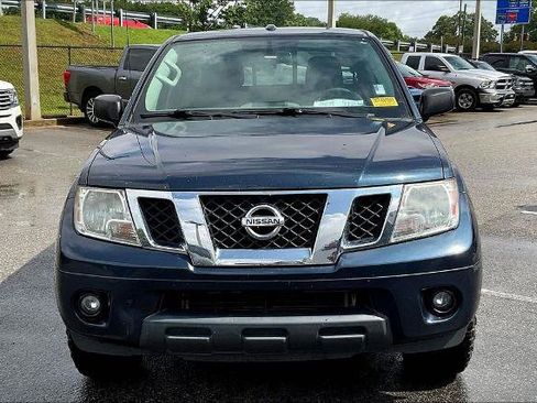 Used 2018 Nissan Frontier SV RWD image 2