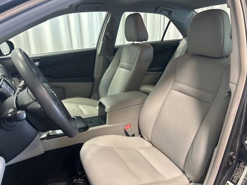 Used 2012 Toyota Camry LE image 7