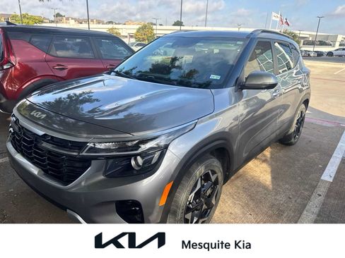 Certified 2024 Kia Seltos EX FWD image 1