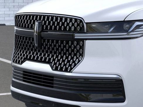 New 2026 Lincoln Navigator Reserve image 17