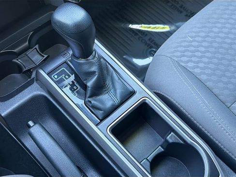 Used 2021 Toyota Tacoma SR5 w/ SR5 Appearance Package (SM) image 25