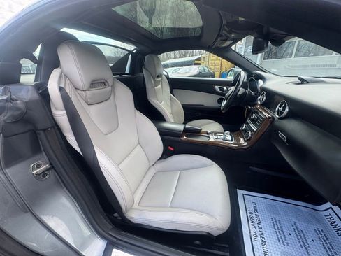 Used 2016 Mercedes-Benz SLK 300 image 24