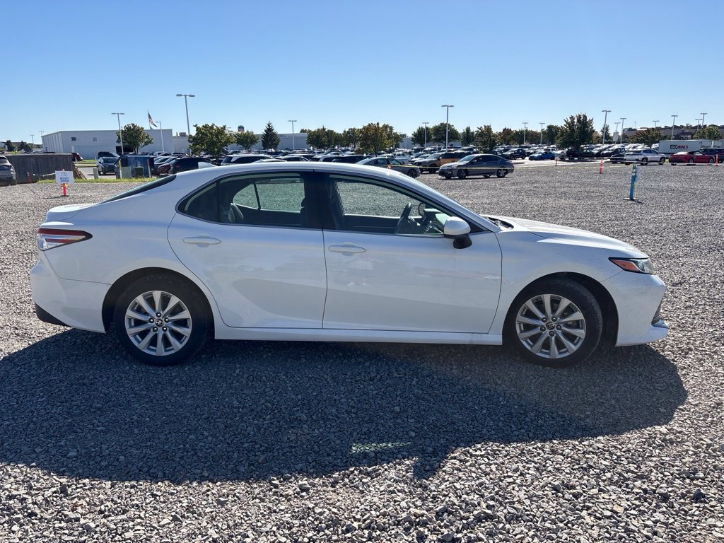 Used 2020 Toyota Camry LE FWD image 10