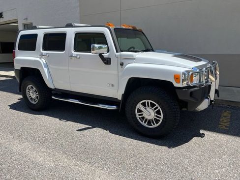 Used 2008 HUMMER H3 Luxury AWD/4WD image 3