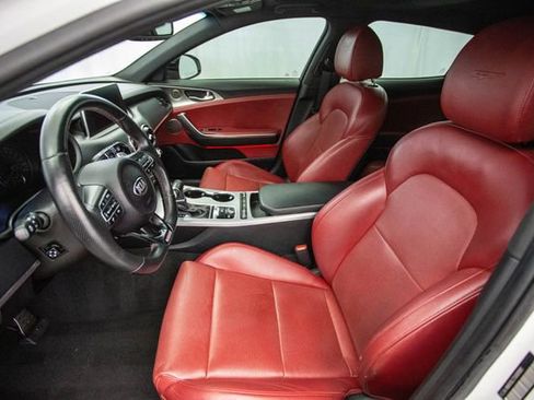 Used 2020 Kia Stinger GT1 image 18