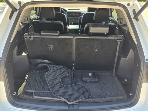 Certified 2023 Volkswagen Atlas SEL Premium AWD/4WD image 17