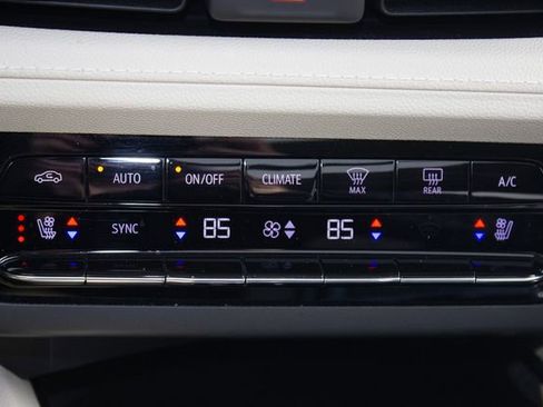 Used 2022 Buick Envision Avenir w/ Safety Package image 32