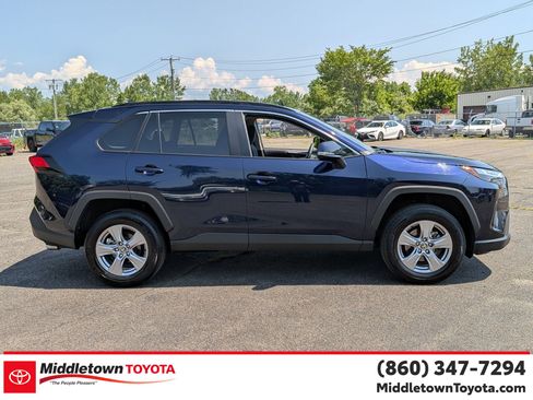 Used 2025 Toyota RAV4 XLE AWD/4WD image 2