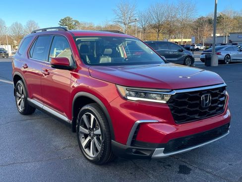 Used 2023 Honda Pilot Touring image 8