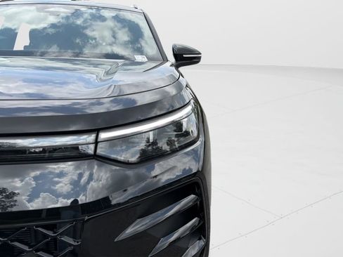 New 2026 Volkswagen Tiguan SE R-Line FWD image 28