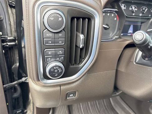 Used 2019 GMC Sierra 1500 SLT w/ SLT Premium Plus Package image 37