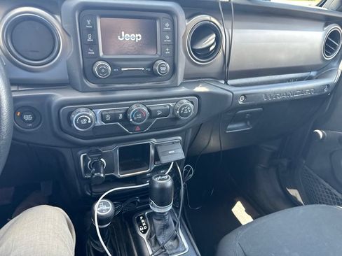 Used 2018 Jeep Wrangler Unlimited Sport AWD/4WD image 12