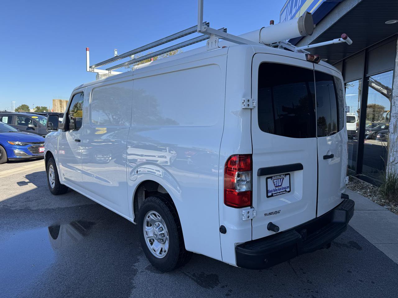 Used 2017 Nissan NV 2500 SV w/ Back Door Glass Package RWD image 5