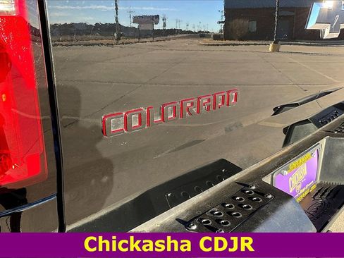 Used 2018 Chevrolet Colorado ZR2 w/ ZR2 Midnight Special Edition image 23