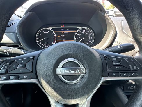 Used 2024 Nissan Sentra SV FWD image 23