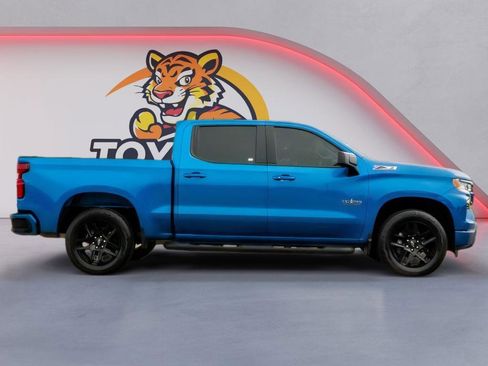 Used 2023 Chevrolet Silverado 1500 RST w/ Z71 Off-Road Package AWD/4WD image 4