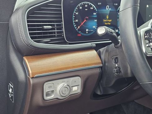 Used 2023 Mercedes-Benz GLS 450 4MATIC image 21