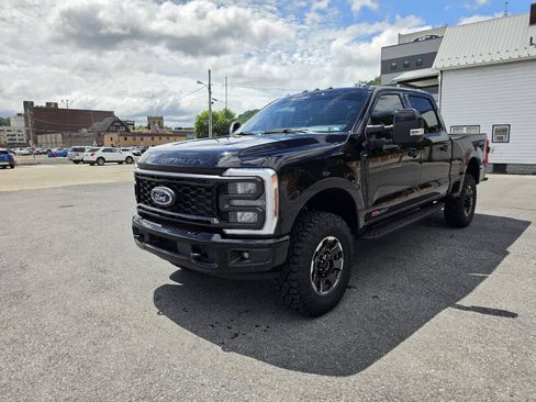 Used 2024 Ford F350 Lariat w/ Lariat Ultimate Package AWD/4WD image 4