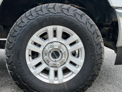 Used 2017 Ford F250 XL w/ STX Appearance Package AWD/4WD image 30