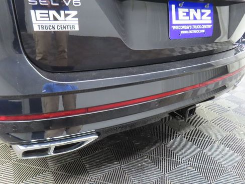 Used 2021 Volkswagen Atlas SEL R-Line image 38