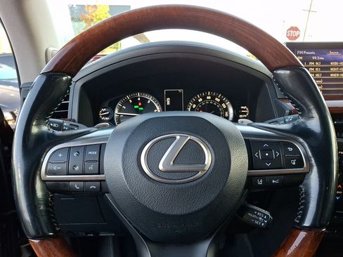 Used 2017 Lexus LX 570 4WD w/ Luxury Package image 23