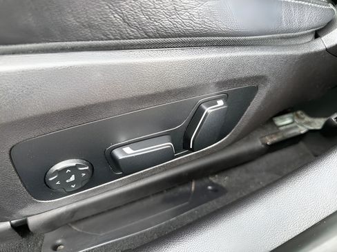 Used 2025 BMW 330i Sedan RWD image 17
