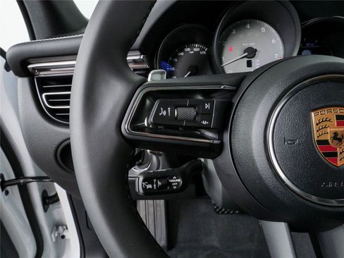 New 2026 Porsche Macan Electric AWD/4WD image 10