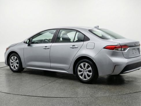 Used 2025 Toyota Corolla LE FWD image 6