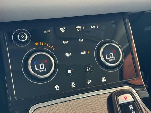 Certified 2023 Land Rover Range Rover Evoque SE AWD/4WD image 19