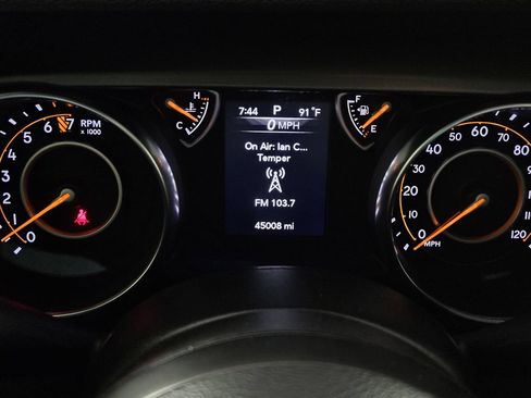Used 2021 Jeep Gladiator Sport AWD/4WD image 13