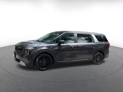 Used 2026 Kia Carnival FWD image 7