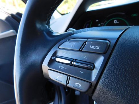 Used 2020 Hyundai Ioniq SE image 18