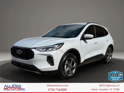 Used 2025 Ford Escape ST-Line Select AWD/4WD image 2