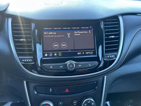 Used 2021 Chevrolet Trax LT AWD/4WD image 24