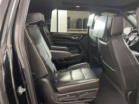 Used 2022 GMC Yukon XL SLT w/ SLT Premium Package image 27