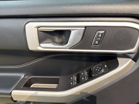 Used 2020 Ford Explorer XLT w/ Equipment Group 202A image 12