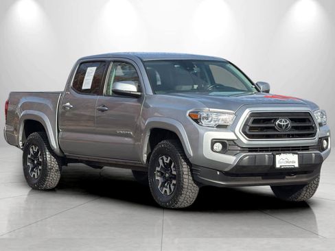 Used 2023 Toyota Tacoma SR5 w/ Technology Package image 9