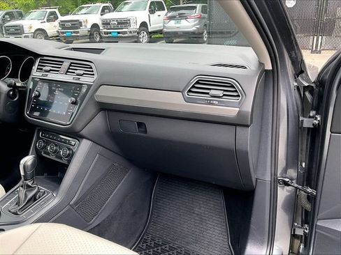 Used 2021 Volkswagen Tiguan SE AWD/4WD image 17