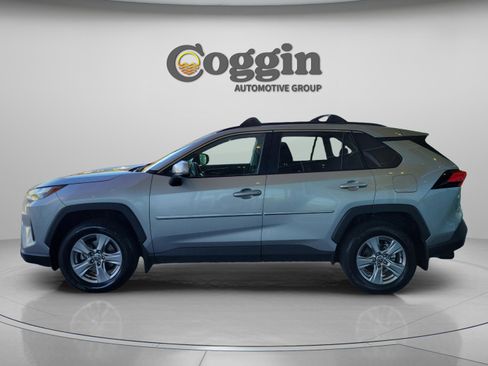 Used 2024 Toyota RAV4 XLE w/ Convenience Package FWD image 2