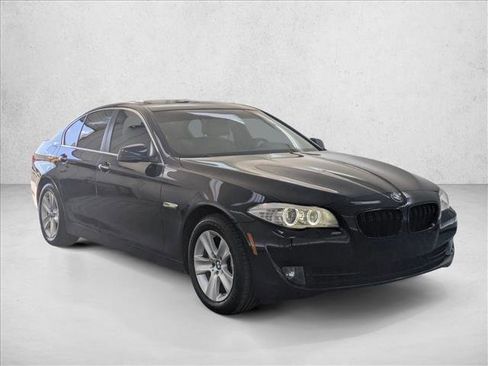 Used 2013 BMW 528i xDrive Sedan image 3