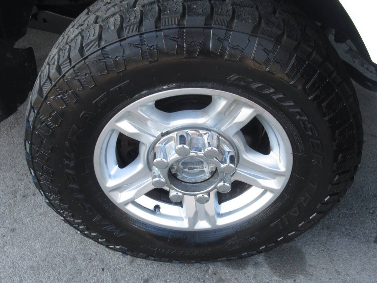 Used 2017 Ford F250 XLT AWD/4WD image 4