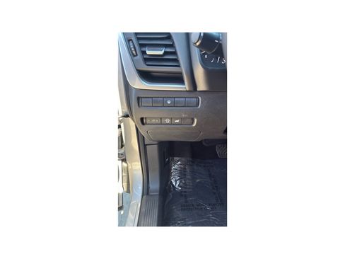 Used 2025 Nissan Rogue SV AWD/4WD image 15