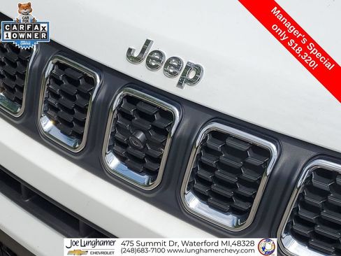 Used 2024 Jeep Compass Latitude w/ Sun and Sound Group AWD/4WD image 33