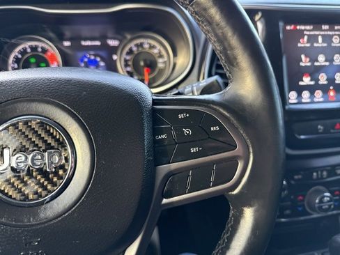 Used 2020 Jeep Cherokee Limited image 31