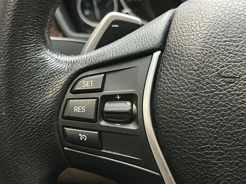 Used 2017 BMW 330i xDrive Wagon AWD/4WD image 24