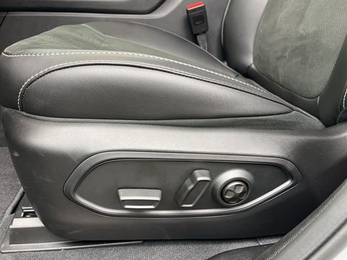 New 2025 Jeep Grand Cherokee L Altitude RWD image 12
