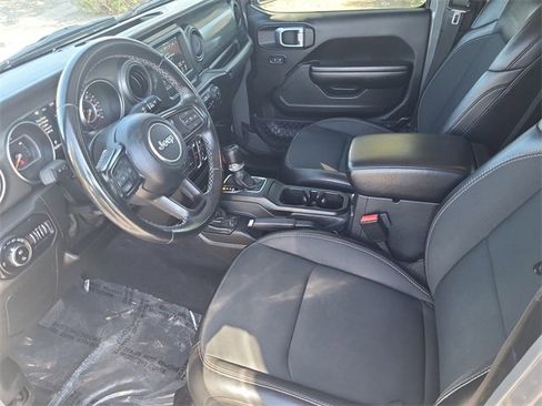 Used 2021 Jeep Gladiator Sport image 9