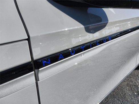 New 2026 Lincoln Nautilus Premier w/ Equipment Group 102A AWD/4WD image 10